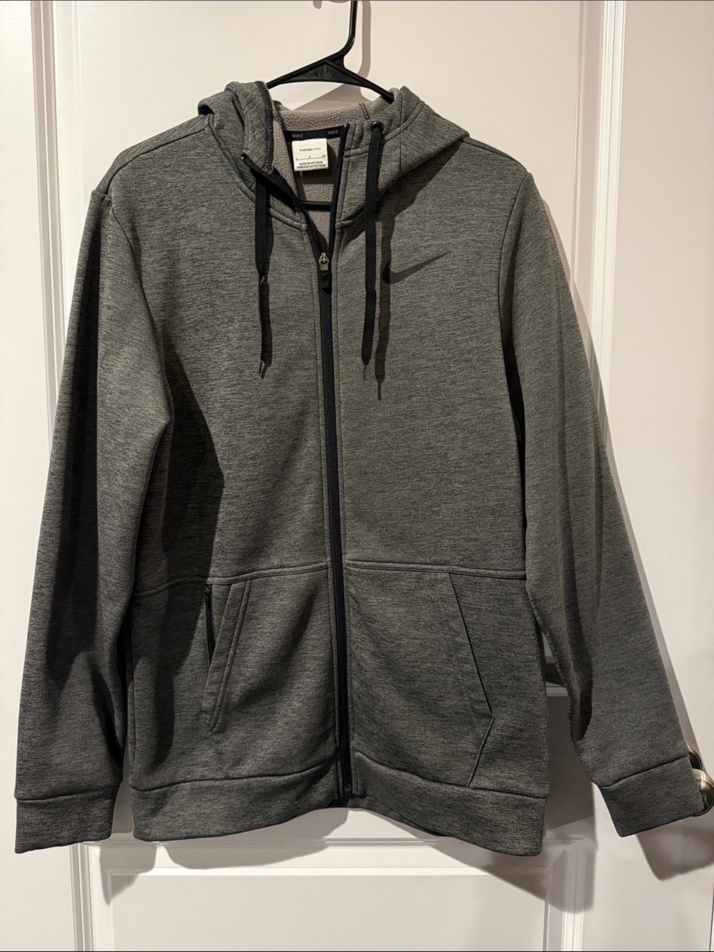 Nike Men’s Therma Fit Heathered Gray Zip-Up Hoodie